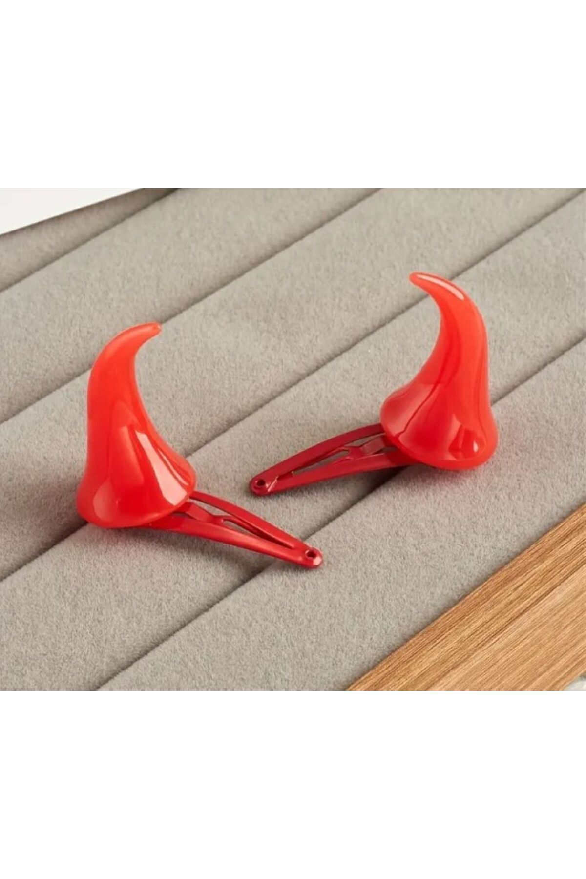 Elf ve Cadı Temali, Funky Sac Tokası