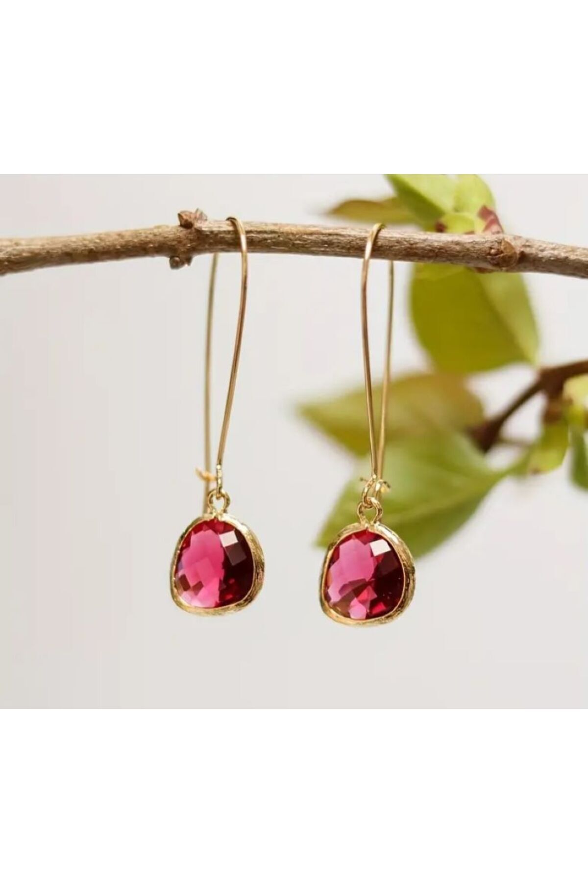 Zarif Vintage Sallantılı Elmas Görünümlü Küpe