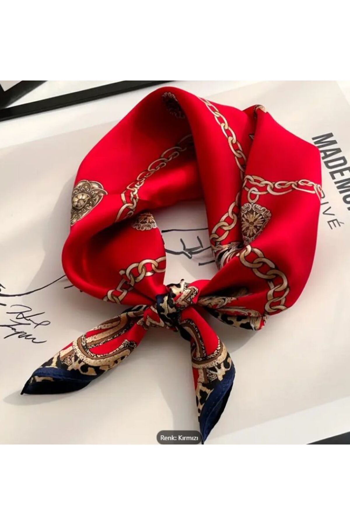 Zincirli Leopar Desenli, Çift Taraflı, Kare Saten Fular 70cmx70cm