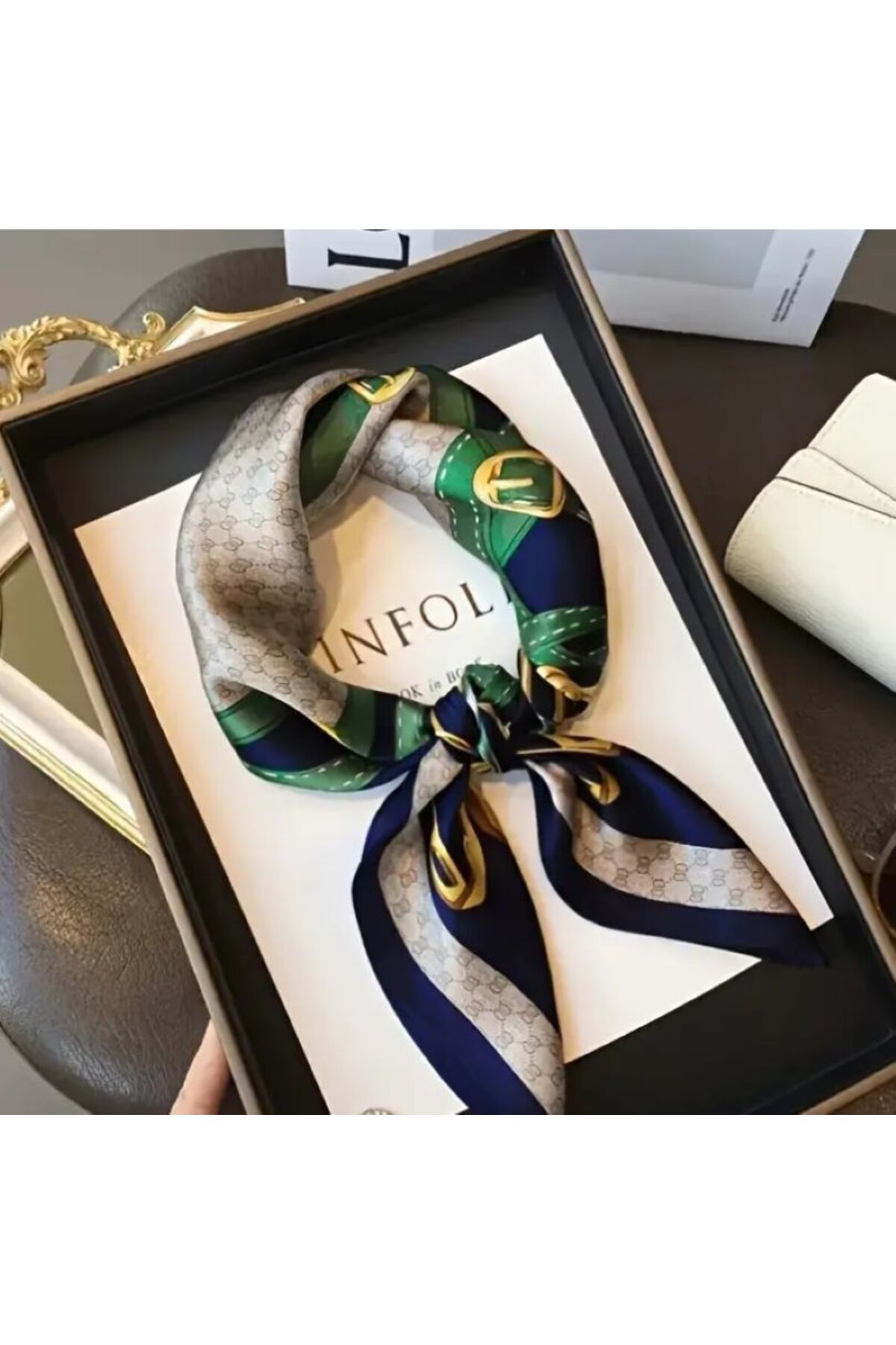 Elegant Ipek Saten Zincir Baskılı Ithal Kare Şal Eşarp 70x70