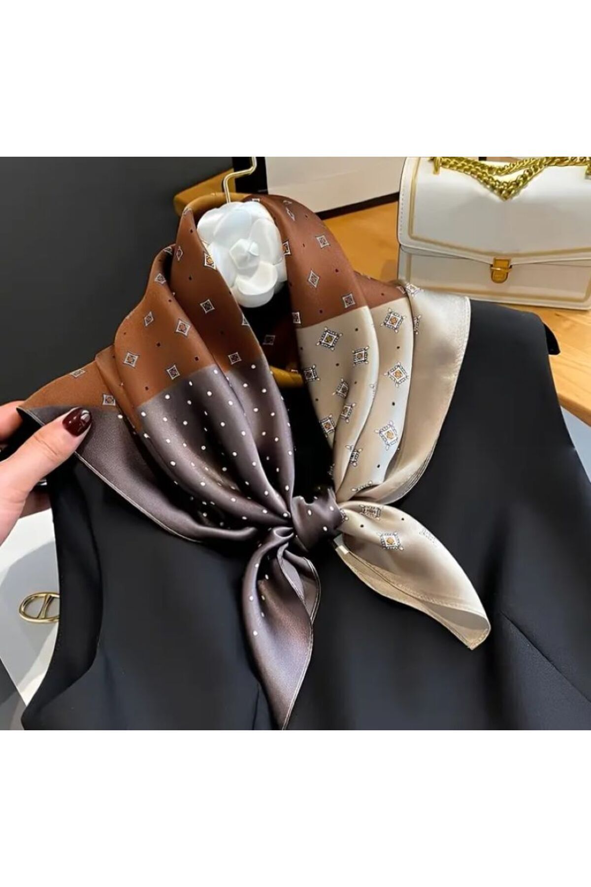 Vintage Puantiyeli, Çift Taraflı Ithal Kare Şal Fular Eşarp 70cmx70cm