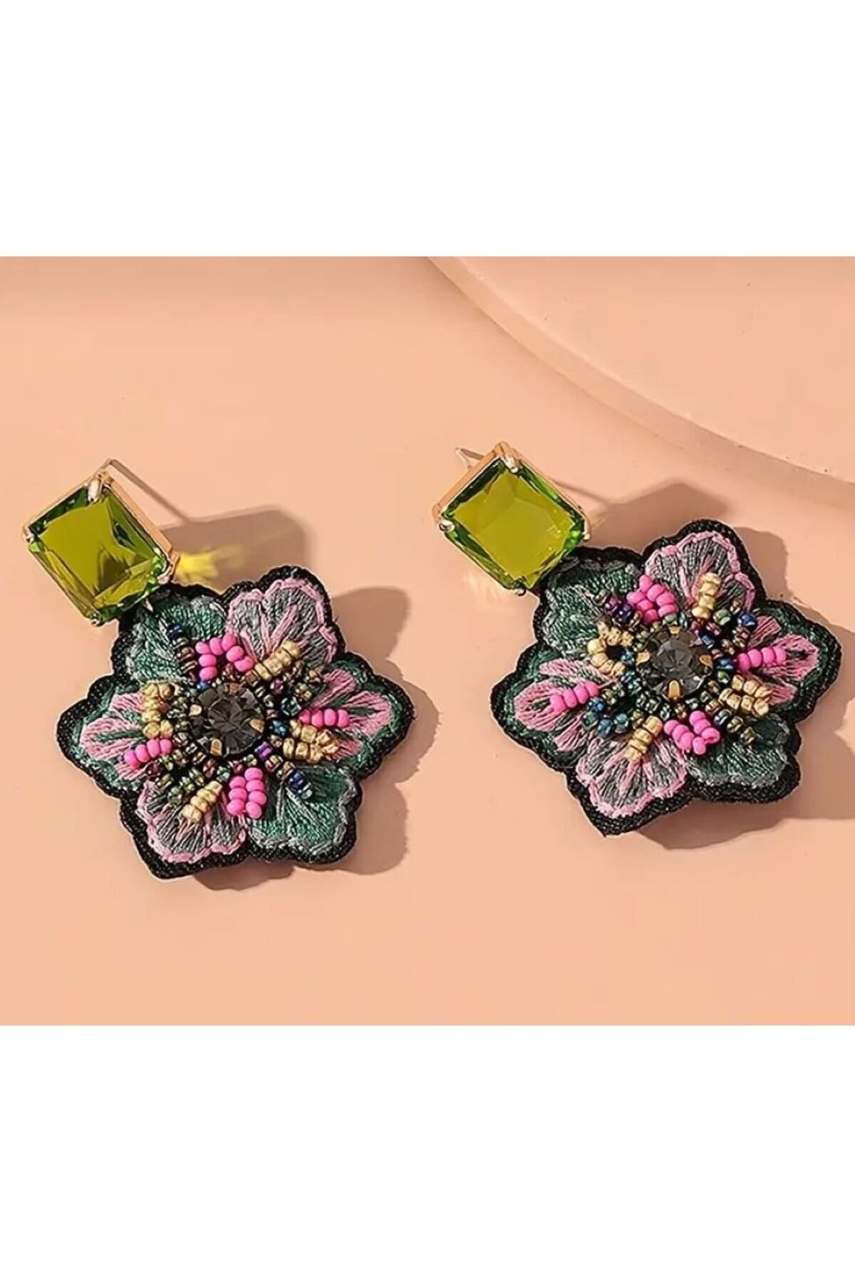 Boho Chic Zirkon ve Nakış Detaylı, Kulak İğnesi 925 Ayar Gümüş Küpe