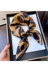 Kızıl Leopar Desenli Boyun Aksesuarı Içift Taraflı Kare Şal Eşarp 70cmx70cm