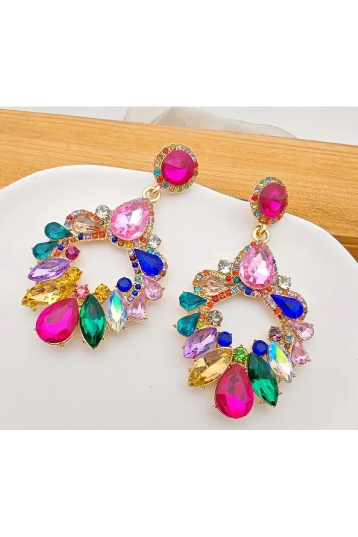 18K Altın Kaplama, Yapay Elmas Detaylı, Vintage Esintili Çok Renkli Dangle Küpe