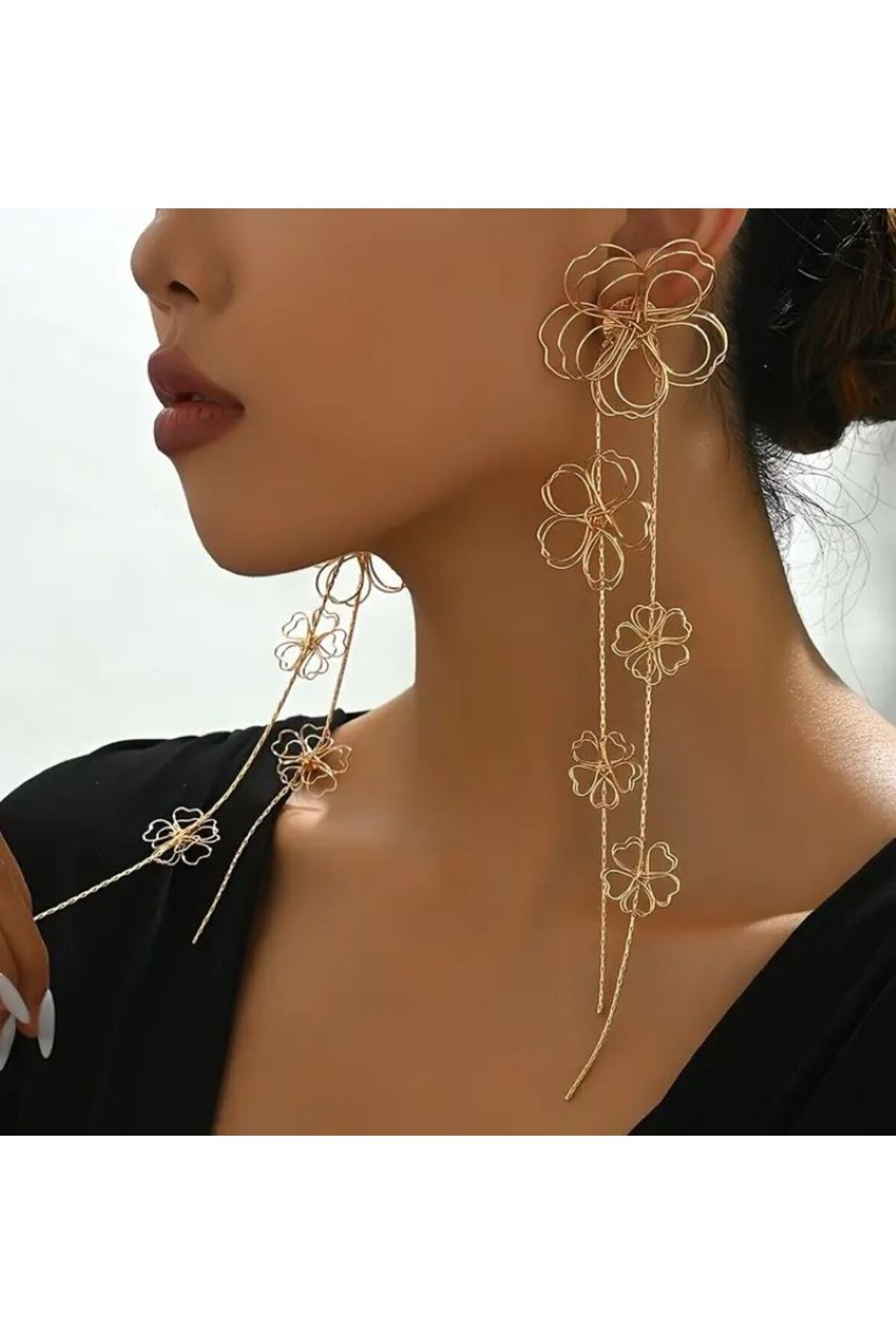 Geometrik Çiçek Temalı, Göz Alıcı Küpe