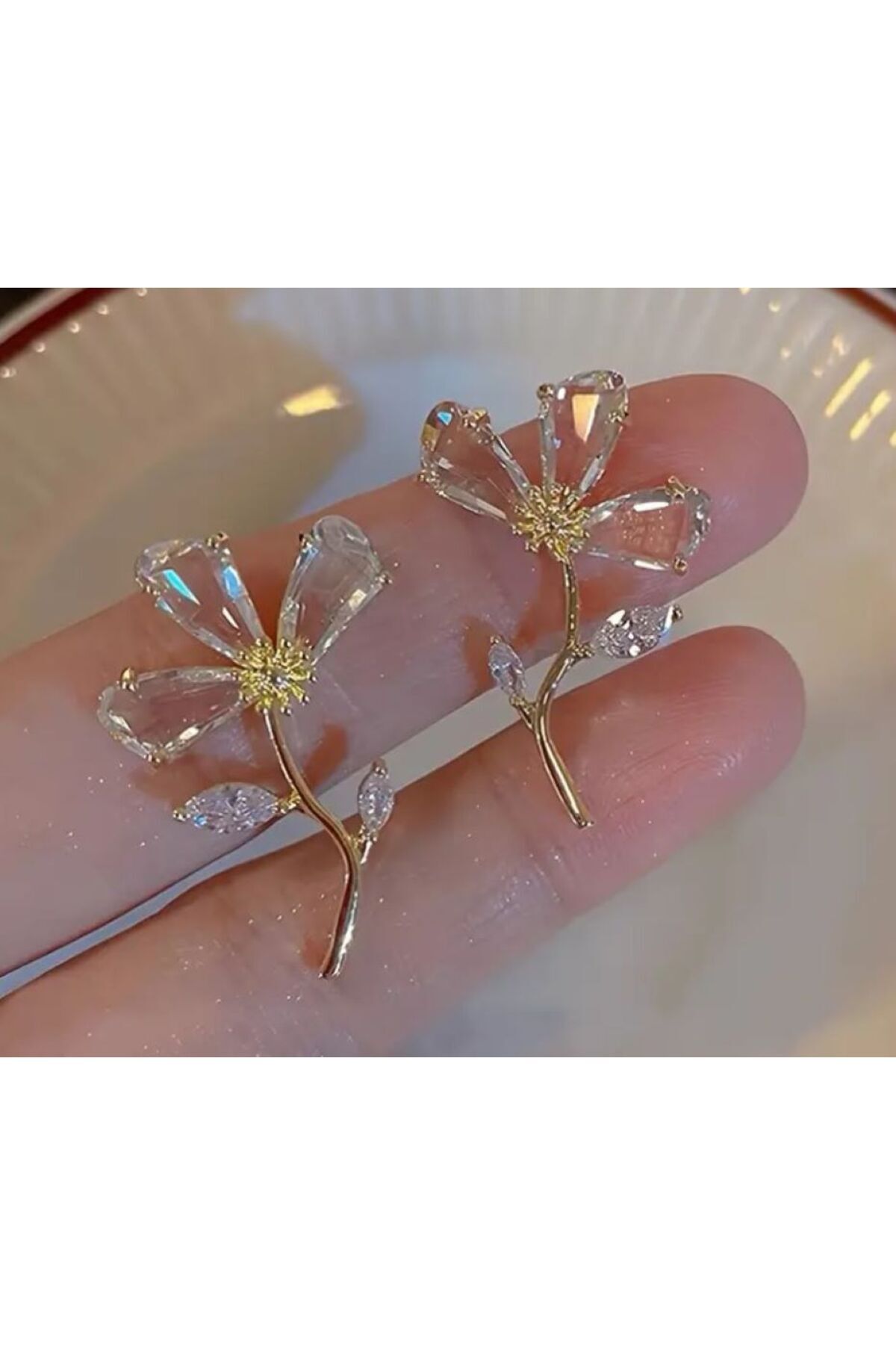 Şeffaf Camdan Çiçek Küpe