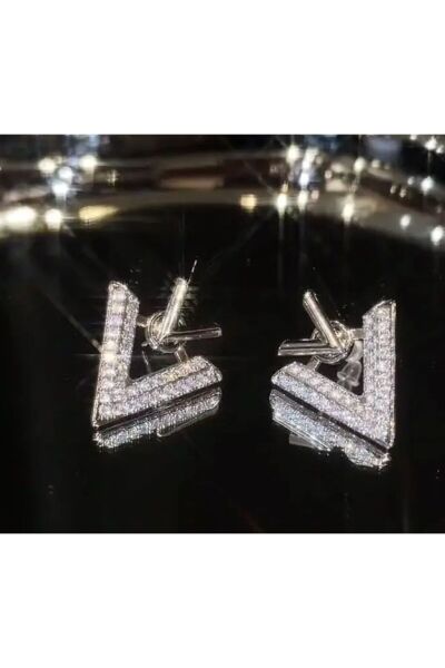 V Harfi, Parıltılı, Yapay Elmas Detaylı Küpe-Kulak İğnesi Paslanmaz Çelik