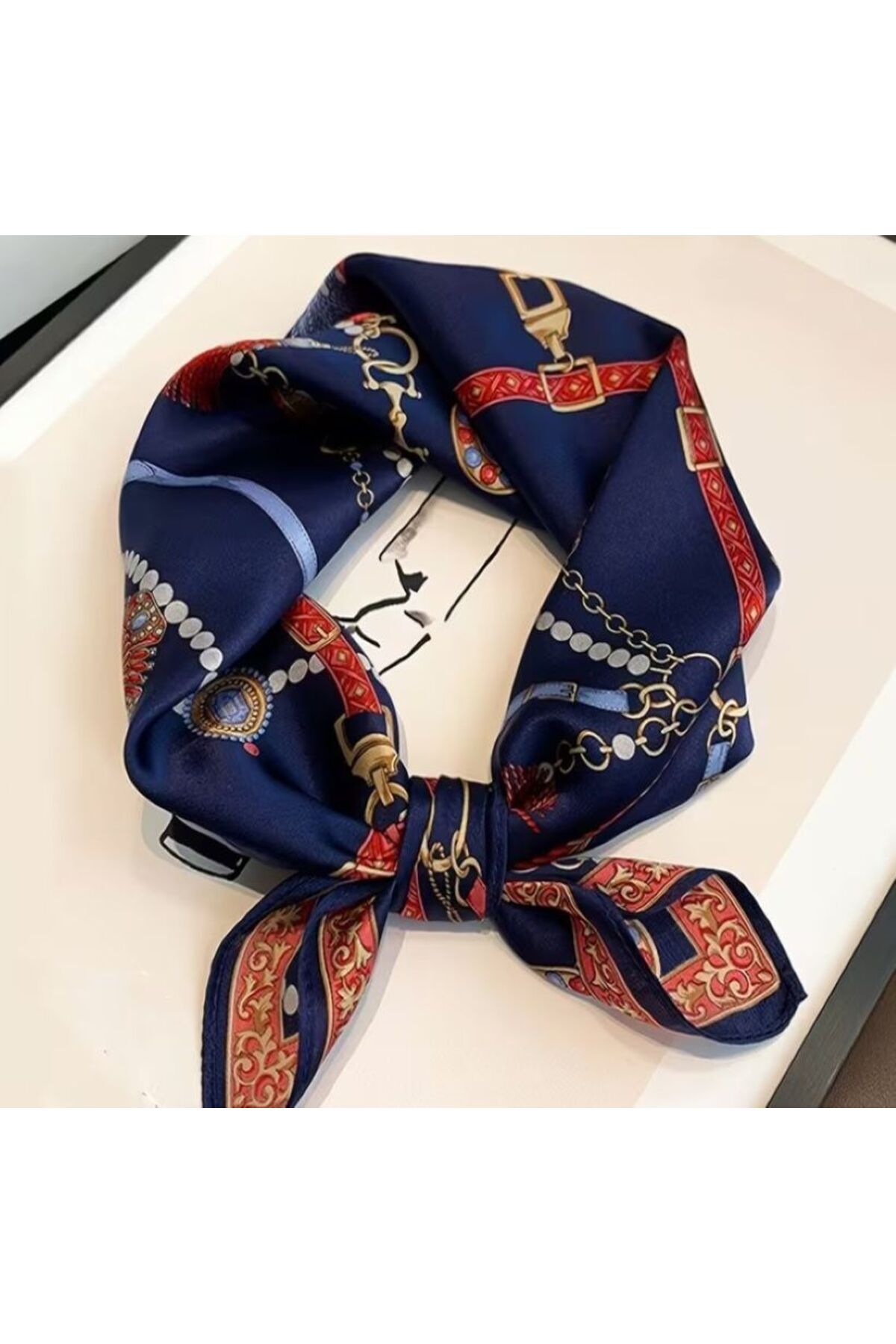 Zincirli Leopar Desenli, Çift Taraflı, Kare Saten Fular 70cmx70cm Lacivert