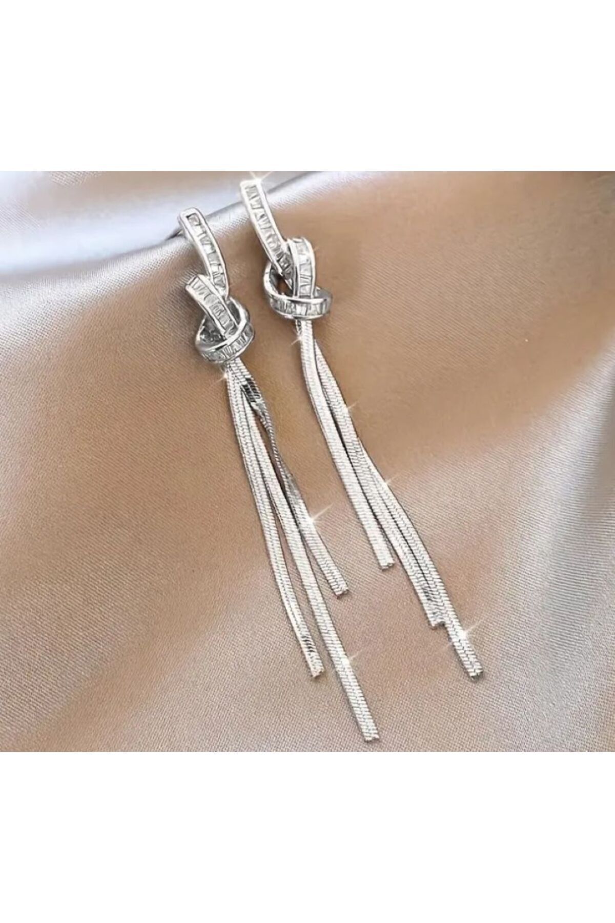 Yapay Elmas Detaylı, Zarif, Püskül Küpe-Kulak İğnesi 925 Ayar Gümüş