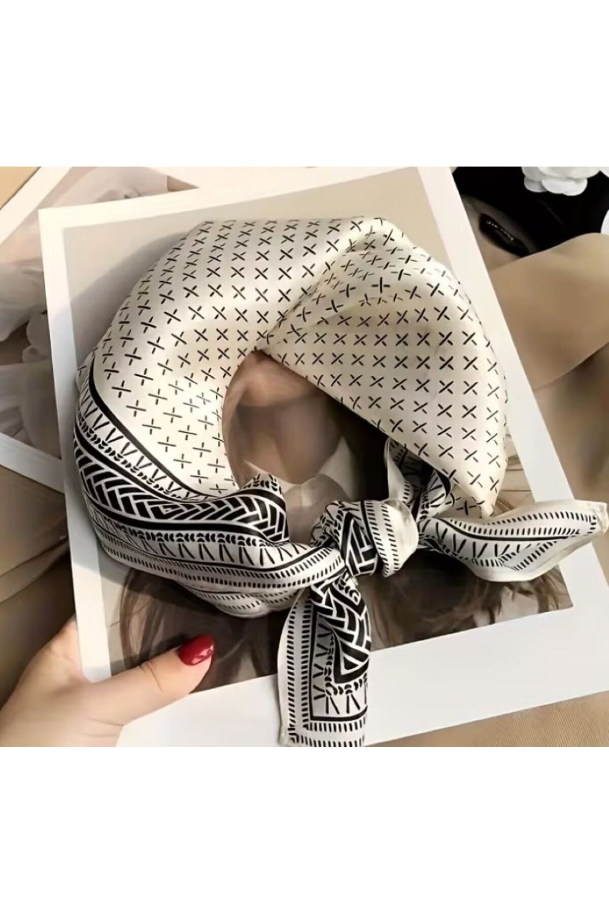 Kar Tanesi, Güneşten Koruyan, Rüzgar Geçirmez, Çift Taraf Baskılı, Fular, Eşarp 70x70