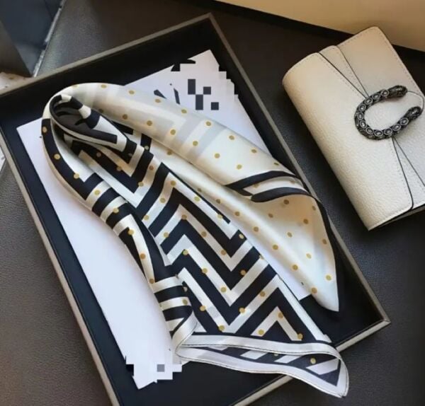 İskandinav Tarzı, Puantiyeli, Nefes Alabilen, Güneş Korumalı Çift Taraflı Şal, Fular 70cmx70cm(