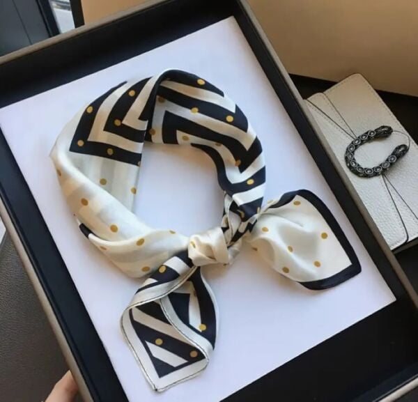 İskandinav Tarzı, Puantiyeli, Nefes Alabilen, Güneş Korumalı Çift Taraflı Şal, Fular 70cmx70cm(