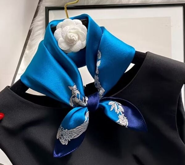 Blue ve Blue, Saf İpek, Kare Fular 53cmx53cm