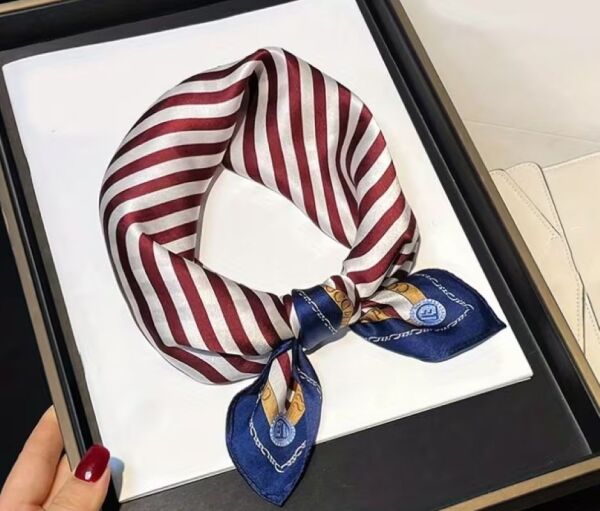 Kırmızı ve Mavi Çizgili, Denizci Temalı, Saf İpek , Kare Fular 53cmx53cm