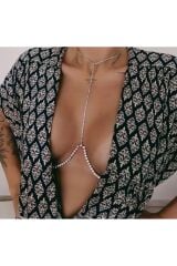 Göz Alıcı Göğüs Zinciri, Vucut Kolyesi