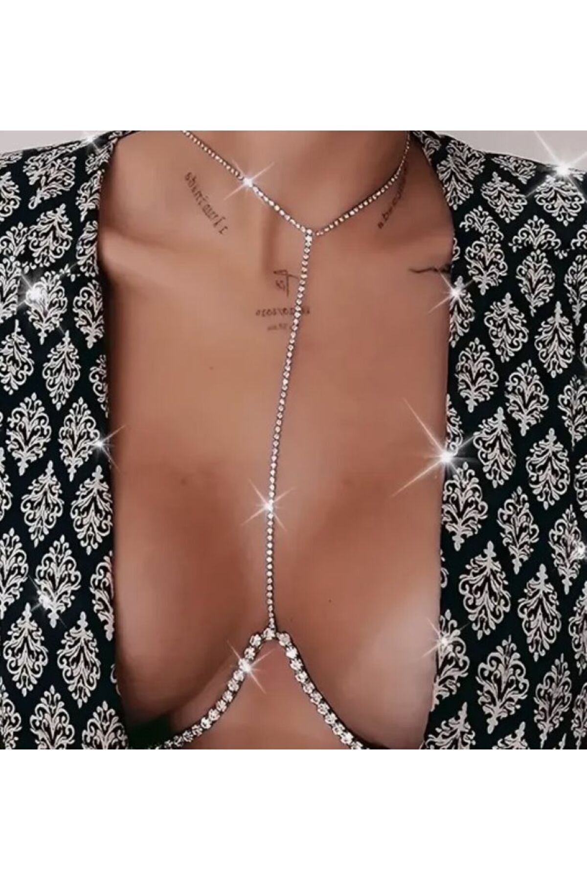 Göz Alıcı Göğüs Zinciri, Vucut Kolyesi