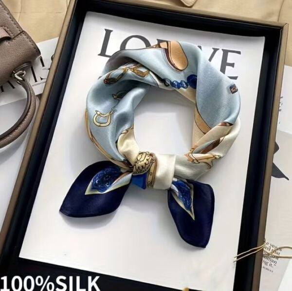 Zincir Detaylı, Saf İpek, Kare Fular 53cmx53cm