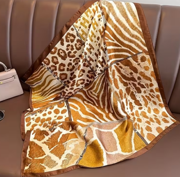 Modernize Leopar Desenli, Güneşten Koruyan, Rüzgar Geçirmez, Çift Taraf Baskılı, Fular, Eşarp 70x70