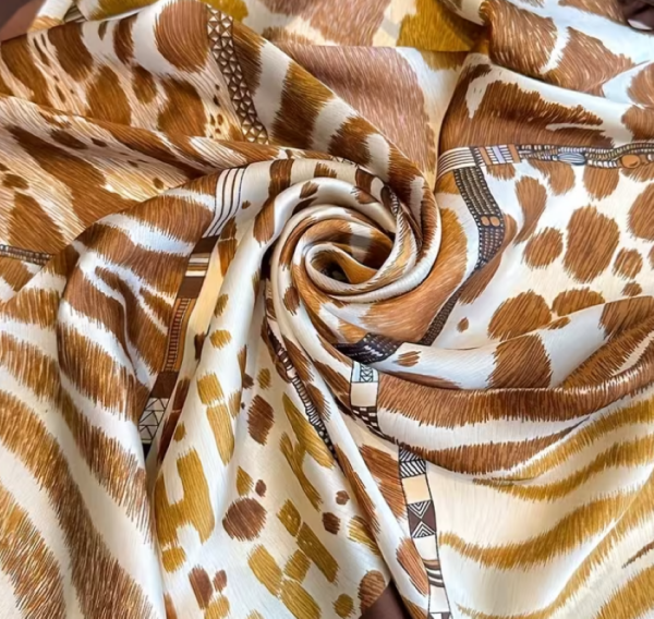 Modernize Leopar Desenli, Güneşten Koruyan, Rüzgar Geçirmez, Çift Taraf Baskılı, Fular, Eşarp 70x70