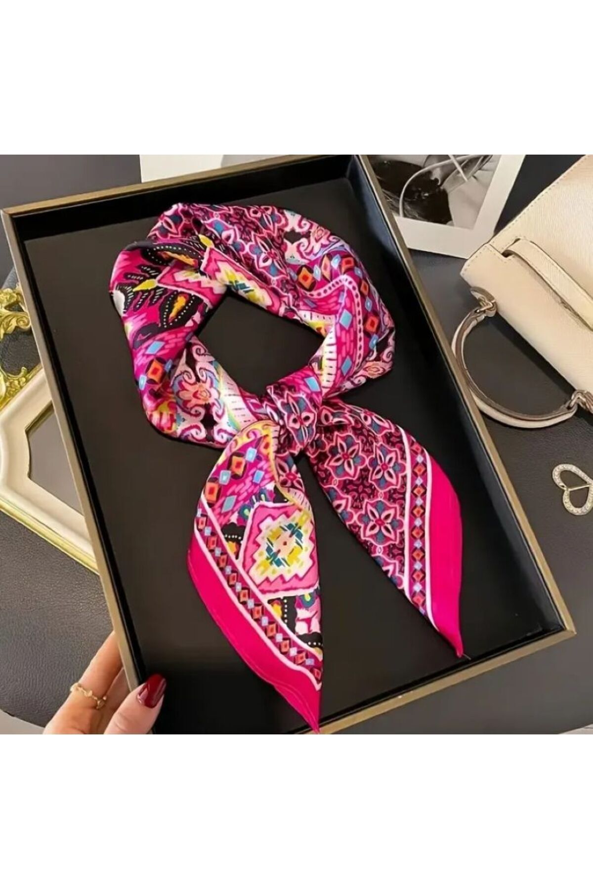 Canlı, Geometrik Baskılı, Güneşten Koruyan, Rüzgar Geçirmez, Çift Taraf Baskılı, Fular, Eşarp 70x70