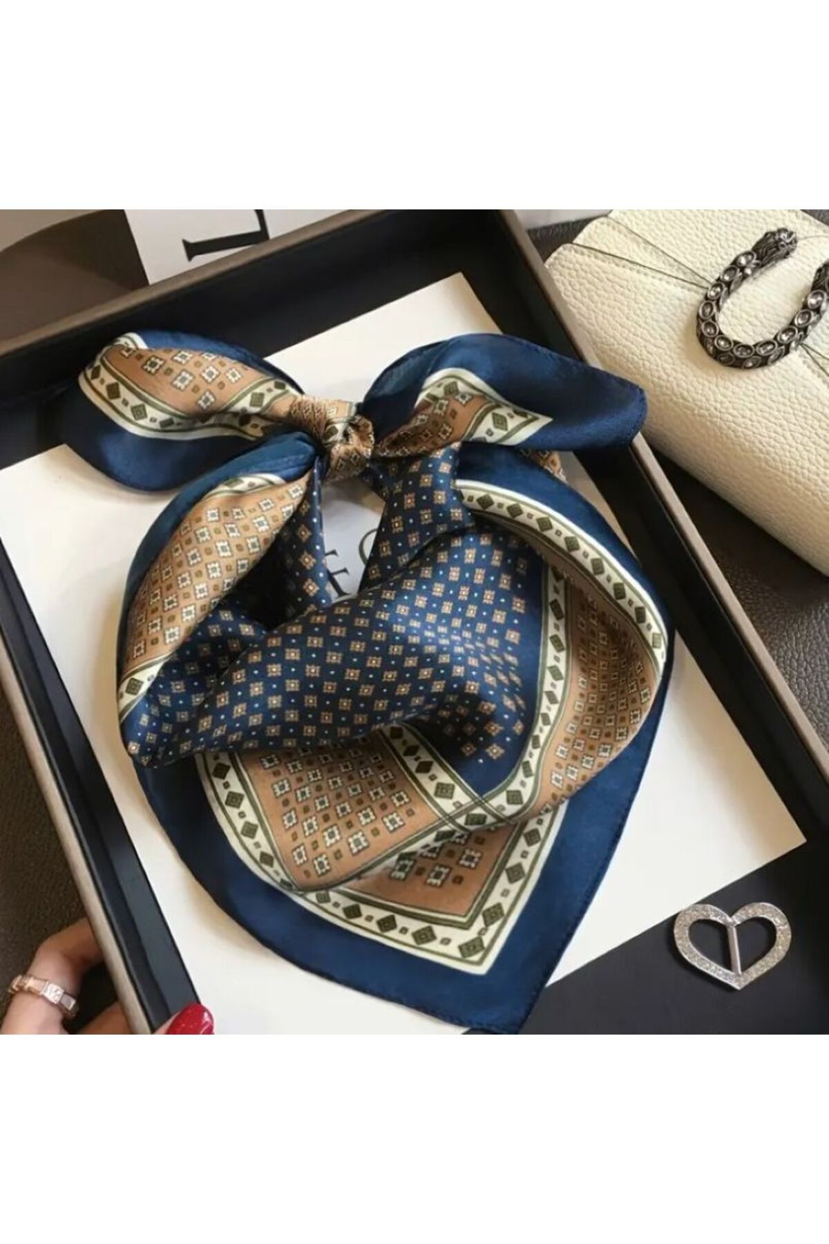 Lacivert Zarafeti, Hafif, Güneşten Koruyan, Rüzgar Geçirmez, Çift Taraf Baskılı, Fular, Eşarp 70x70