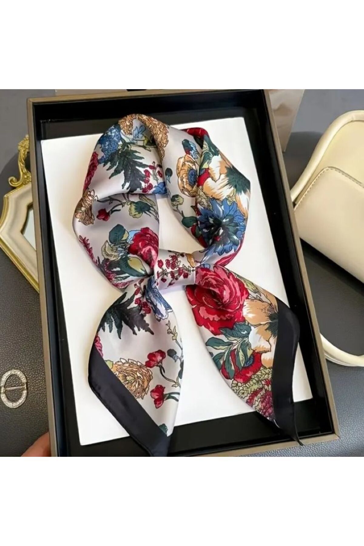 Bahar Esintili,Güneşten Koruyan, Rüzgar Geçirmez, Çift Taraf Baskılı, Fular, Eşarp 70x70