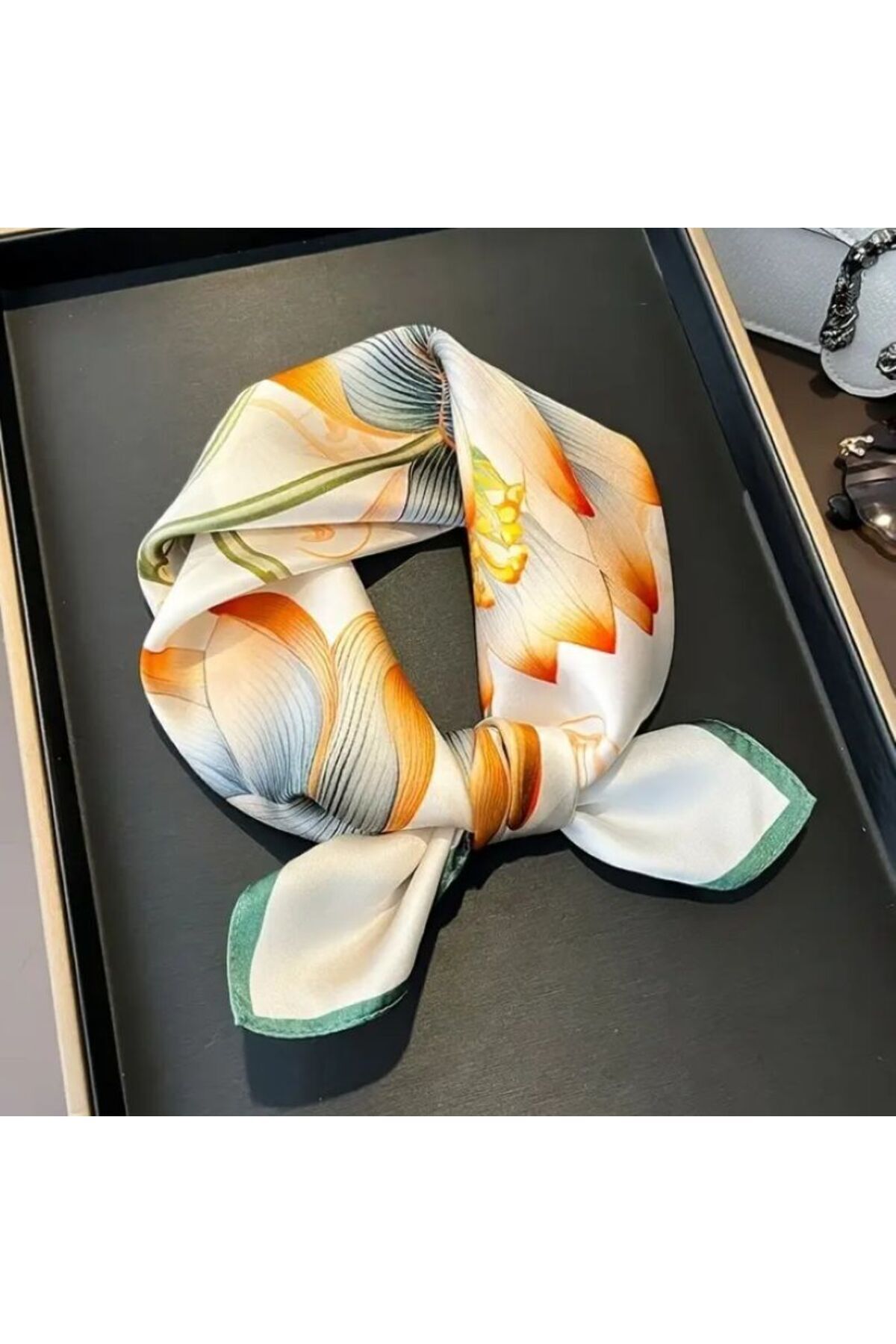 Lotus Çiçeği, Güneşten Koruyan, Rüzgar Geçirmez, Çift Taraf Baskılı, Fular, Eşarp 70x70